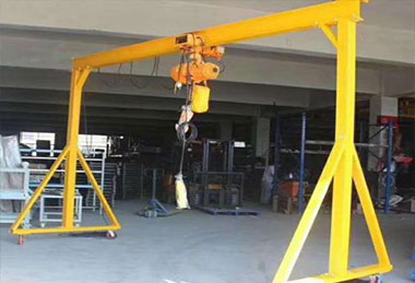 Electric chain hoist crane, small portable crane design