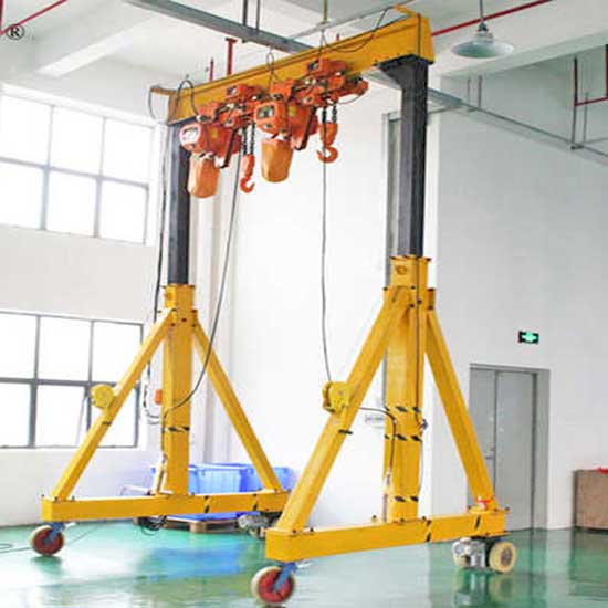 Height adjustable gantry crane 