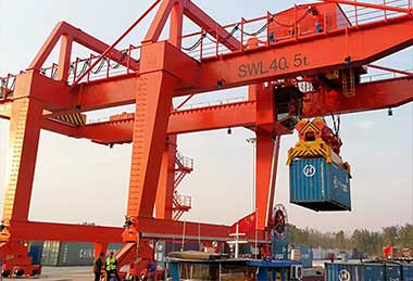 Rail mounted goliath crane for container handling with capacity of 40.5 ton 