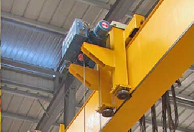 Low headroom bridge crane with fem wire rope hoists