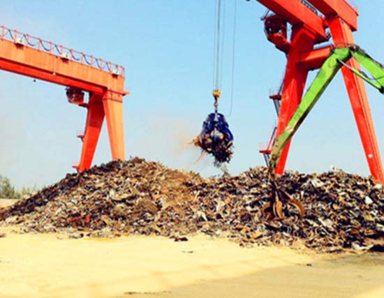 Metal scrap handling crane