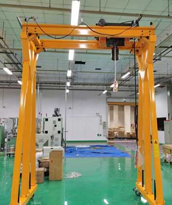 Double beam gantry crane with low headroom crane design  Double beam gantry crane with low headroom crane design
