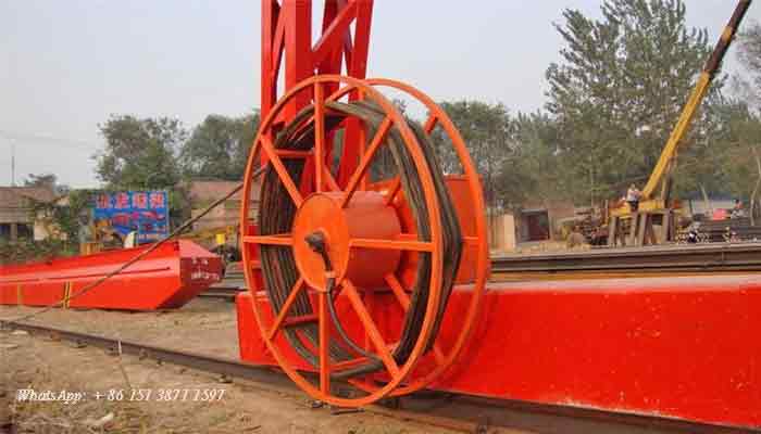 Cable drum installation for small gantry crane for outdoor use 