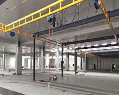 rigid rail worksation crane for textile industry