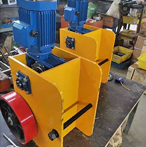Driving unit of motorized electric travelling portable gantry crane 