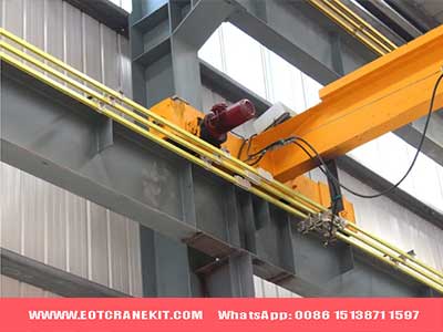 Half gantry crane with wall mounted and travelling design 