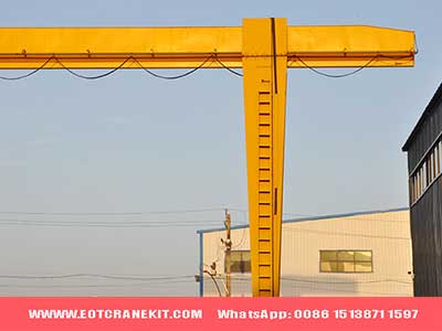 Maintenance ladder of single beam gantry crane 
