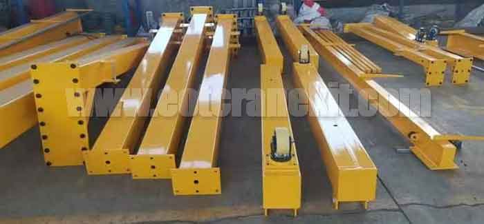 Steel structure of low profile mobile gantry crane 