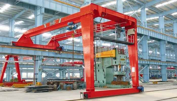 Double girder semi gantry crane for indoor use 