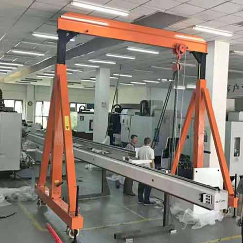 Light duty portable telescoping gantry cranes