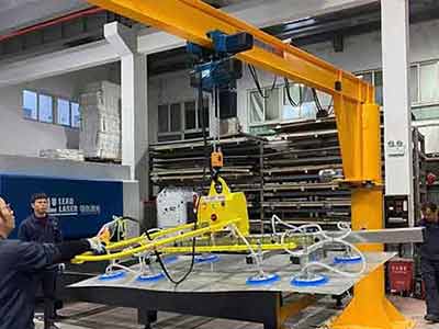 Small Jib Crane with Floor-Mounted Design