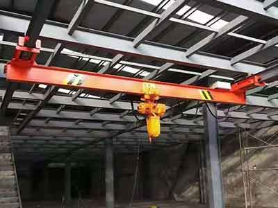 Single girder underhung bridge crane for steel truss roof workshop and warehouse, ceiling mounted crane 