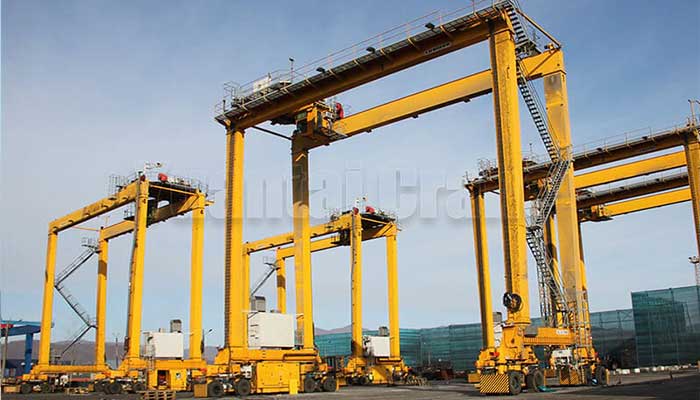 RTG Cranes (Rubber-Tired Gantry Cranes) for precast concrete- block handling in outdoor use RTG Cranes (Rubber-Tired Gantry Cranes) for precast concrete- block handling in outdoor use
