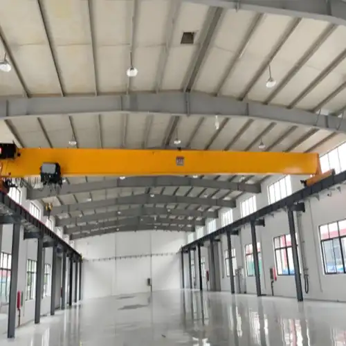 Single girder overhead crane 5 ton supported by semi freestanding runway 