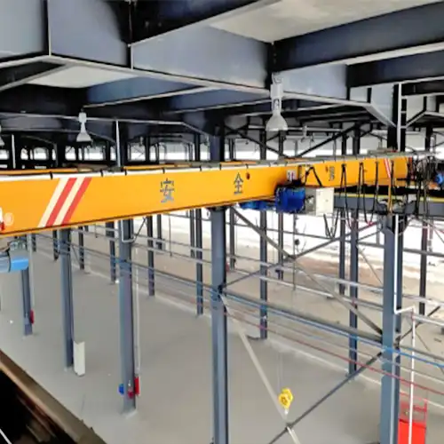 5 ton overhead crane mounted on the steel structure of steel building 