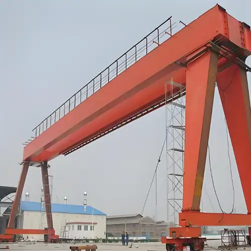 Gantry crane with orange peel grab for steel scrap handling