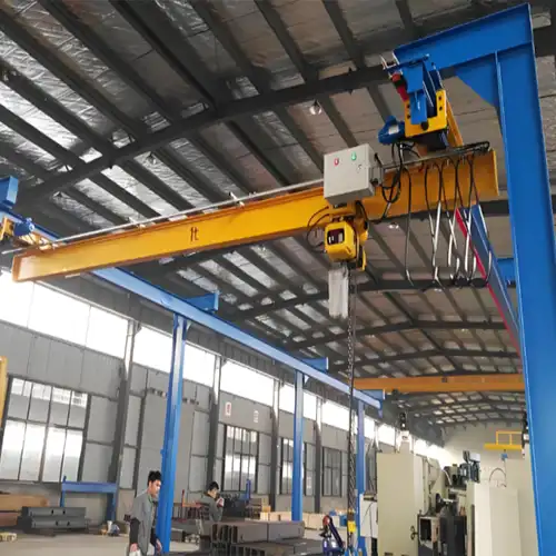 Light freestanding crane with under running bridge crane 