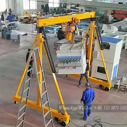 Adjustable height gantry crane