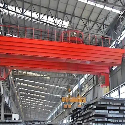 Rotary spreader cranes