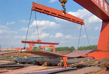 Sheet lifter for gantry crane application