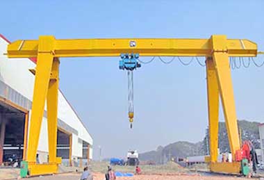 Double cantilever gantry crane