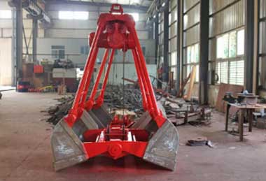 Motor grabs crane