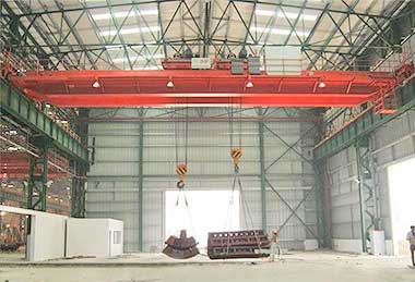 Double trolley bridge crane