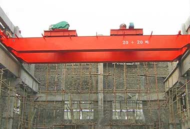 Double trolley overhead crane