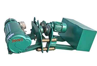 Low profile electric wire rope hoist design