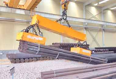 Steel pipe magnetic lifting device