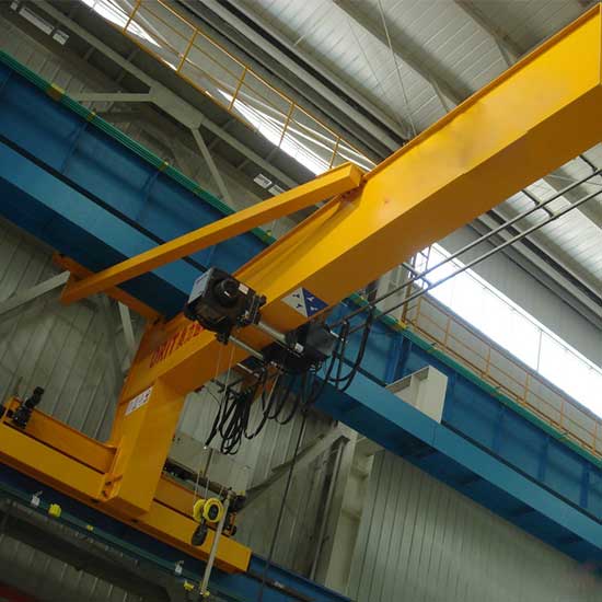 Wall travelling jib crane