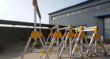 Aluminium gantry crane for plastic and rubber industry