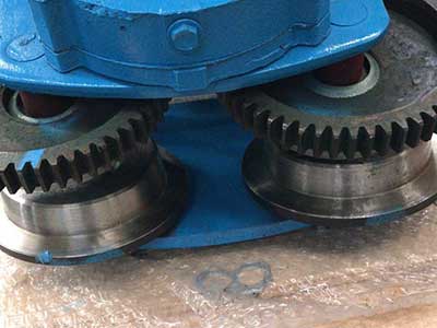Stainless steel travelling wheel to ensure safety and long working life of overhead crane