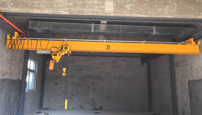 2 ton underhung single girder crane with low headroom electric chain hoist for conceret structured workshops and warehouse 