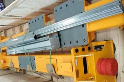 Semi gantry crane parts and components packed by wooden box 
