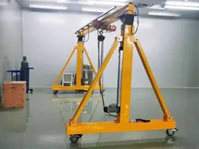 Adjustable Height Rolling Gantry Cranes: