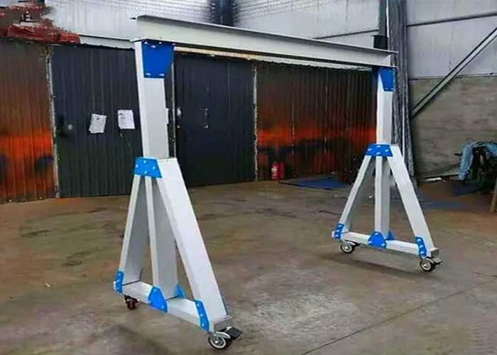 Aluminum rolling gantry crane
