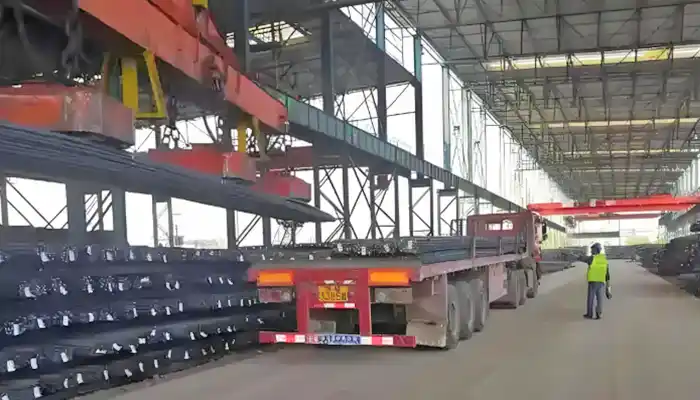 overhead crane with electromangetic spreader