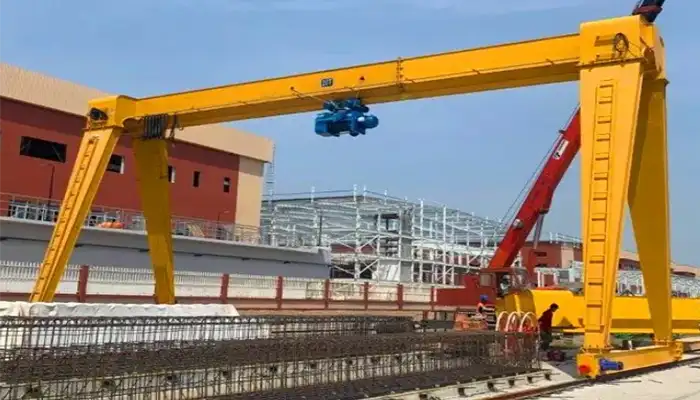Rail-mounted gantry cranes: high precision but limited flexibility