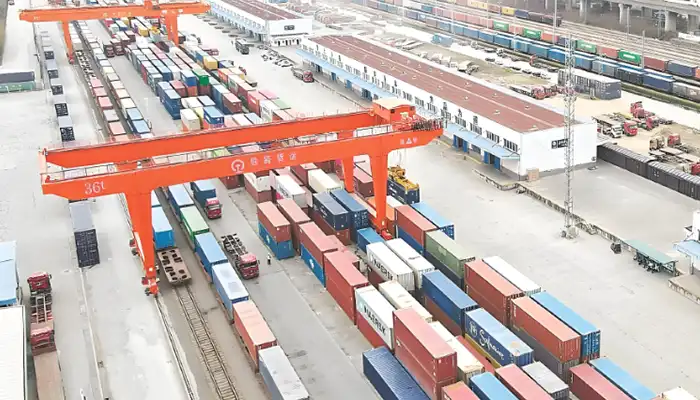 Automated Rail-Mounted Gantry (RMG) Cranes