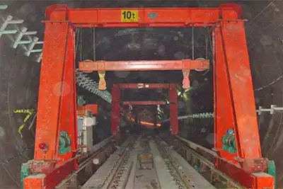 Double girder gantry crane for confined space applicaitons, - more about low built hoist and cranes. 