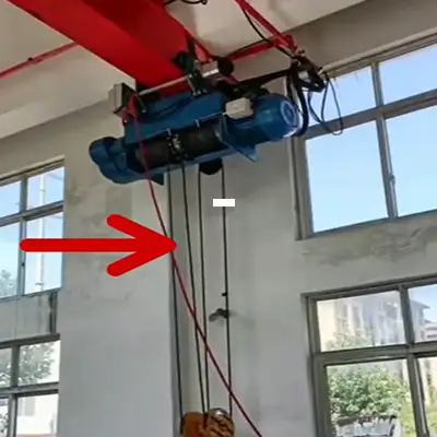 Underhung Bridge Crane Load Handling Near Workshop Walls